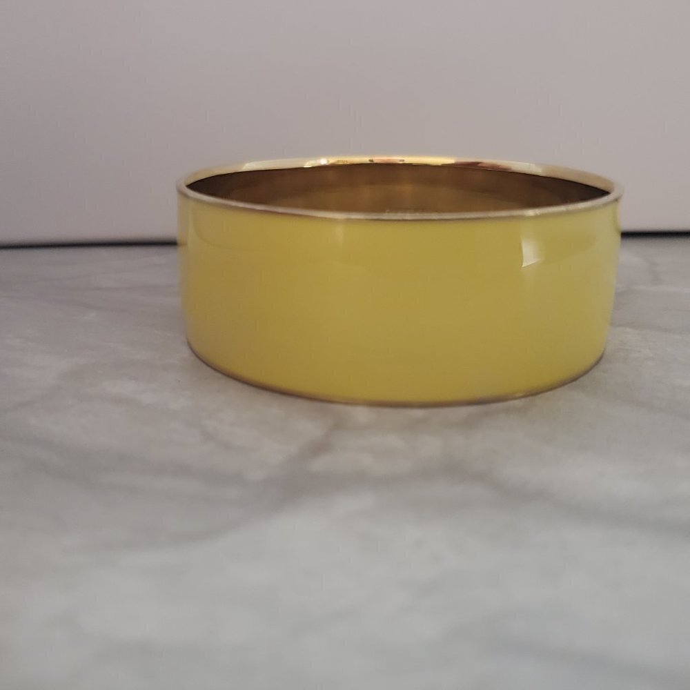 💖 J.Crew Vintage 2000's 00's Y2K Pale Yellow Cream Enamel Bangle Bracelet 💖 - Picture 4 of 6
